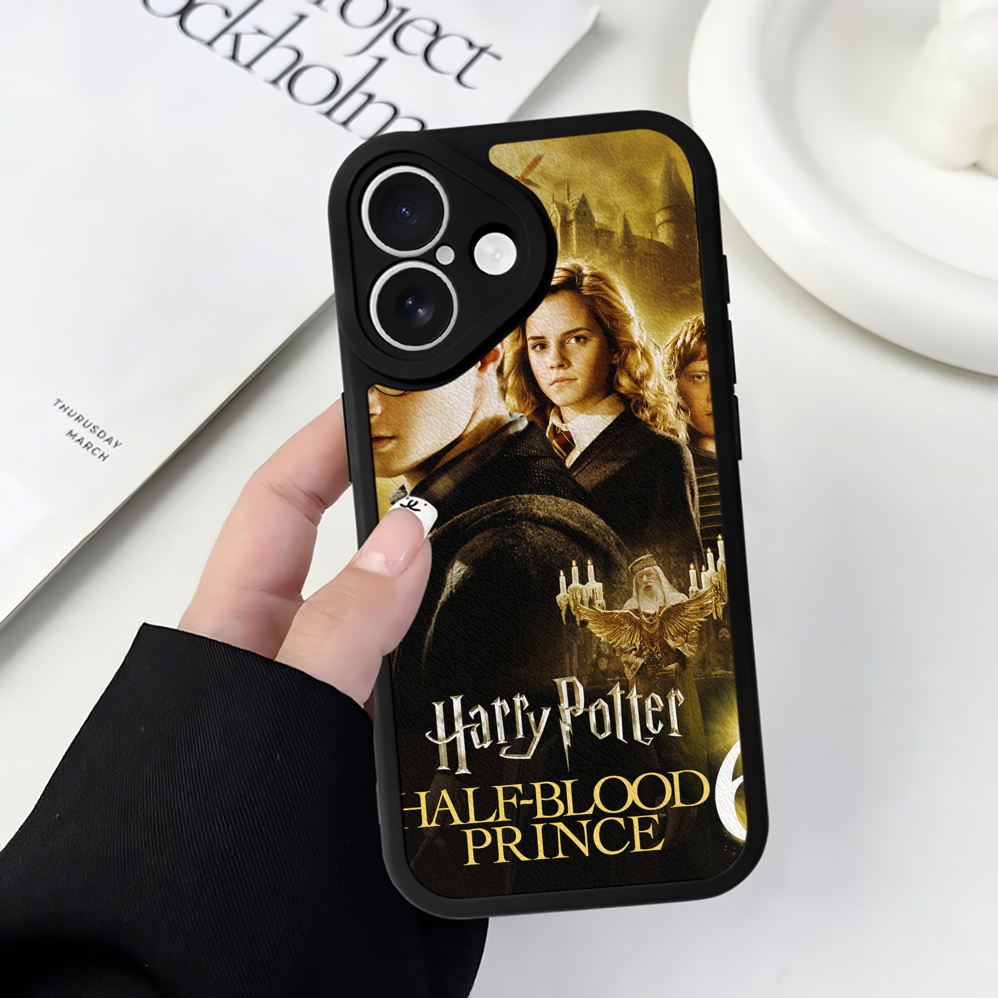 （画像用） Harry Potter ハリー・ポッターシリーズ 【iPhone 16シリーズ対応】シリコンスマホケース（レザー調） 材質：シリコン